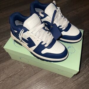 Off-White Men's Navy and White Sneakers